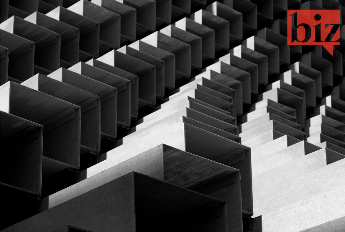 Copertina familybiz dall'azienda di famiglia al gruppo societario